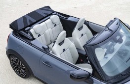 MINI Cooper Convertible S interiior